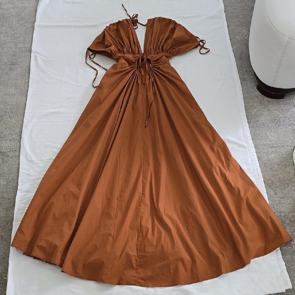 Xena Maxi Dress
Elegant Brown Maxi Dress